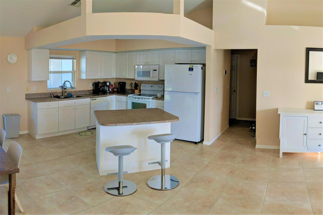 Villa Luhna 3 Bed / 2 Bath Canalfront Heated Pool Кейп Корал Екстериор снимка